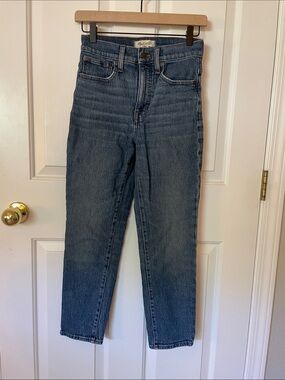 Madewell Classic Straight Jean in medium blue